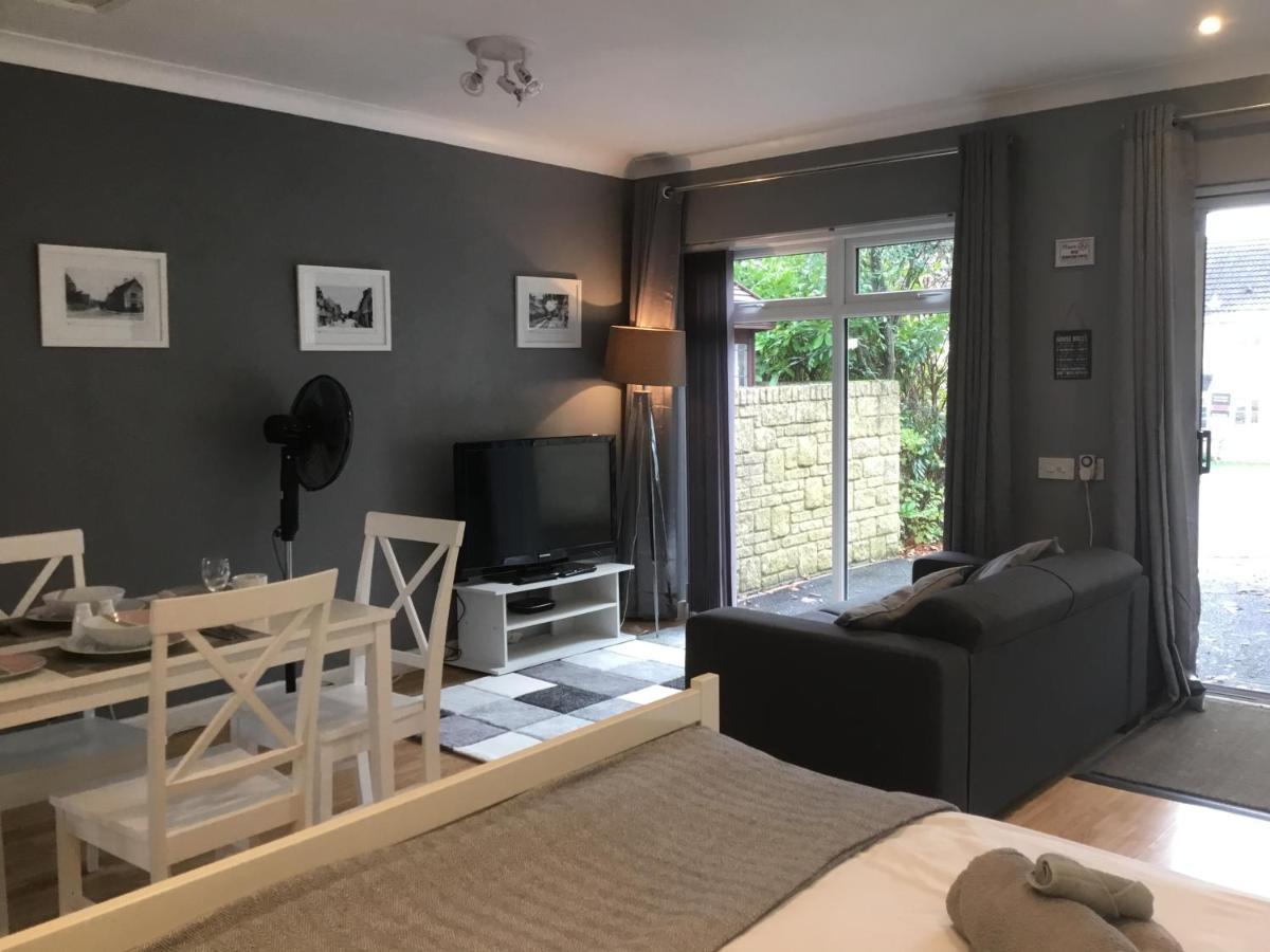 Self-Contained Apartment Corsham Extérieur photo